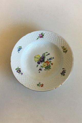 Bing & Grøndahl Saksisk Blomst, Hvid Dyb Desserttallerken No 23