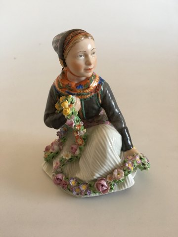 Royal Copenhagen Overglasur figur af Amager Blomster Pige No 12412