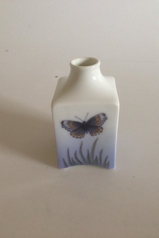 Royal Copenhagen Art Nouveau Vase med Summerfugl No 188/653