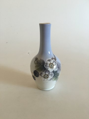 Royal Copenhagen Vase med Brombær Motiv No 288/43A