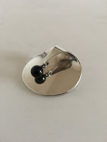 Georg Jensen Sterling Sølv Nanna & Jørgen Ditzel Broche No 336 med Sort sten.