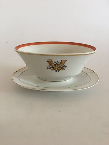 Royal Copenhagen Guldhornene med Orange Kant Oval Sauceskål No 883/9477