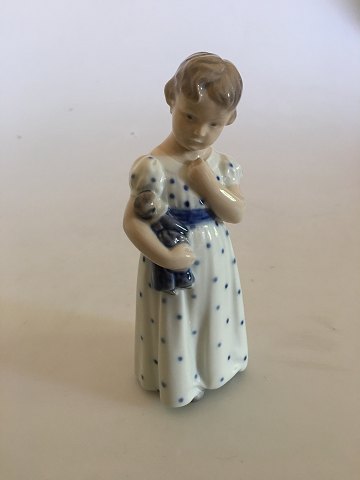 Royal Copenhagen Figurine No. 3539 Pige i Natkjole med Dukke