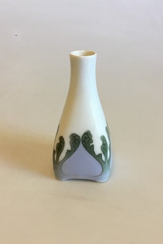 Royal Copenhagen Art Nouveau Lille vase No 264/154 PMN