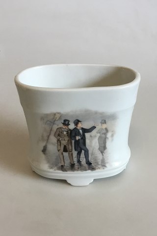 Royal Copenhagen Urtepotteskjuler/Vase med bymotiv i overglasur. Fra ca. 1890. 
PMN