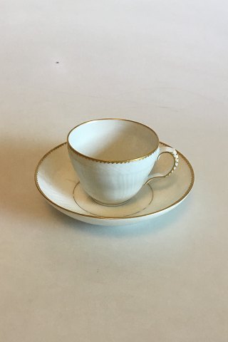 Royal Copenhagen Hvid Svejfet med takket guldkant(Stel 387/ Josephine) Kaffekop 
med underkop No 1549