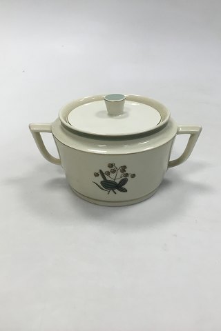 Royal Copenhagen Hjertegræs Sukkerskål med låg No 884/9479