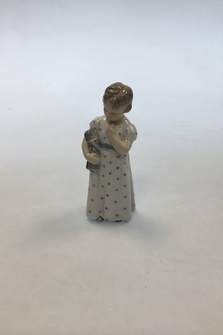 Royal Copenhagen Figur No 3539 Pige i Natkjole med Dukke