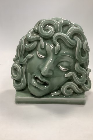 Unika Royal Copenhagen Grøn Celadon Maske af Medusa No 2950, Hans Henrik Hansen 
1927. 
