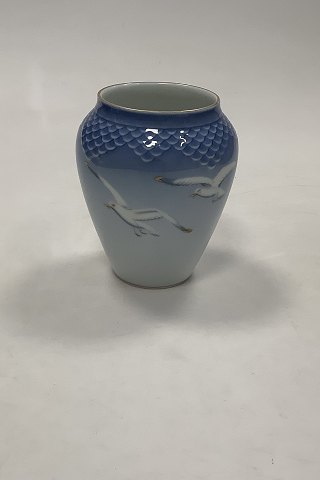 Bing og Grøndahl Måge med Guld Vase No 681