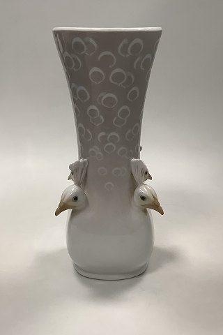 Royal Copenhagen Art Nouveau Vase med Påfugle Hoveder No 390/236