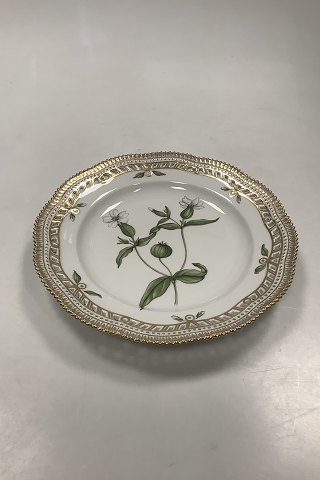 Royal Copenhagen Flora Danica tallerken med gennembrudt kant No 20/3553