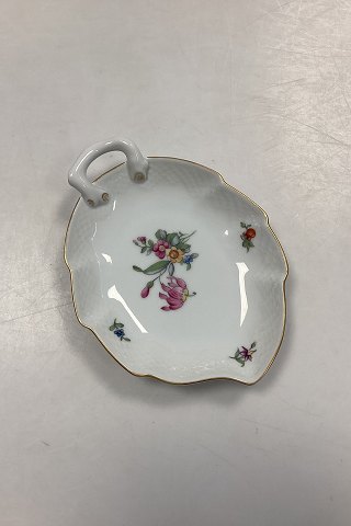 Bing og Grøndahl Saksisk Blomst, Hvid Lille Bladformet Asiet No. 356