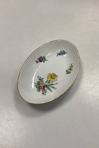 Bing og Grøndahl Saksisk Blomst, Hvid Ovalt Kagefad No. 38