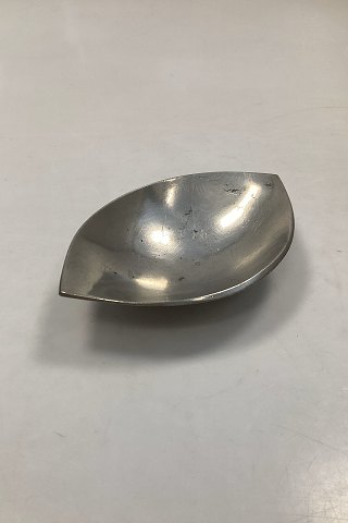 Just Andersen Bladformet skål af Tin, No. 2675