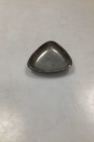 Just Andersen lille Trekantet skål af Tin, No. 2643
