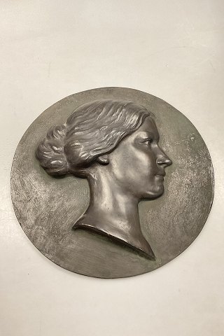 Dansk silhouetportræt af ung dame i Bronze Signeret A.S. Jag 22