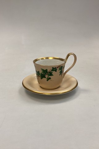 Antik Royal Copenhagen Efeu Kaffekop med høj Hank.