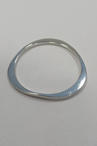 Moderne Trekantsformet Armring i Sterling Sølv