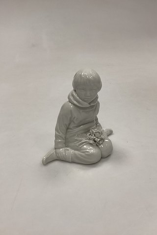 Royal Copenhagen Blanc de Chine Figur - Dreng med blomster fra Grønland No. 
12419