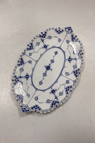 Royal Copenhagen Musselmalet Helblonde Underfad til Frugtkurv No. 1060 / 
Privatmalet