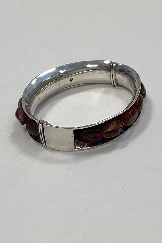 Armbånd i Sterling Sølv pyntet med rav