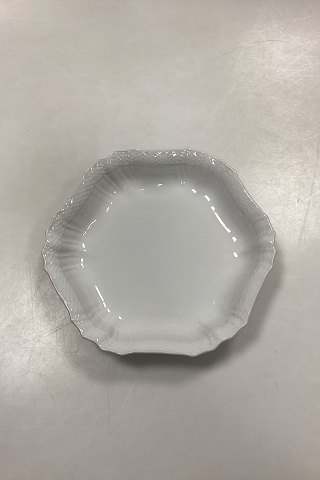 Royal Copenhagen Josephine, Hvid Svejfet Sekskantet Skål No. 421