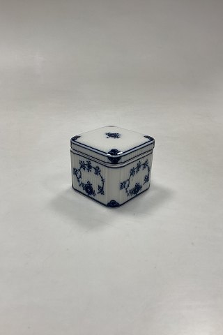 Royal Copenhagen Musselmalet Riflet Bonbonniere No. 2318