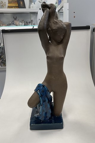 Royal Copenhagen Johnannes Hedegaard Figur "Efter Badet" No 21811