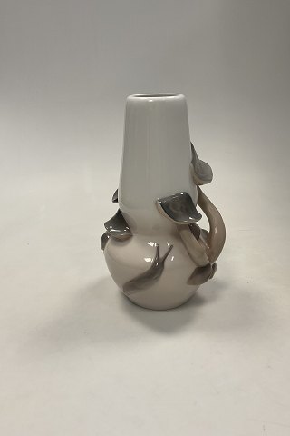 Royal Copenhagen Art Nouveau Vase med Snegl og Svampe No. 302/192