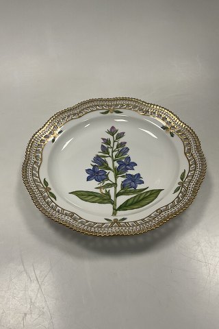 Royal Copenhagen Flora Danica Tallerken med gennembrudt kant No. 20/3526