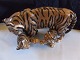 Royal Copenhagn Figur Tiger med 2 unger No 4687