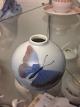 Bing & Grøndahl Art Nouveau Vase med sommerfugle No 86/25
