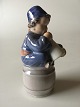 Royal Copenhagen Figur af Dreng på tønde med Horn No. 3689