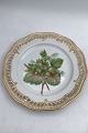 Royal Copenhagen Flora Danica Frugttallerken No. 429/3584.