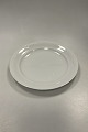 Royal Copenhagen Hvid Magnolia med glaseret relief Stort Rundt Serveringsfad No 
376