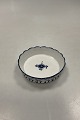 Royal Copenhagen Musselmalet Riflet Flaskebakke No 390