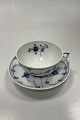 Royal Copenhagen Musselmalet Riflet Tekop og Underkop No 315 med indvendig 
bemaling