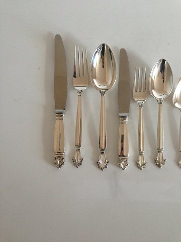 Løve Født Pidgin Danam Antik * Georg Jensen Sterling Sølv Bestik Dronning 54 dele med gamle stempler Løve Født Pidgin Danam Antik * Georg Jensen Sterling Sølv Bestik Dronning 54 dele med gamle stempler