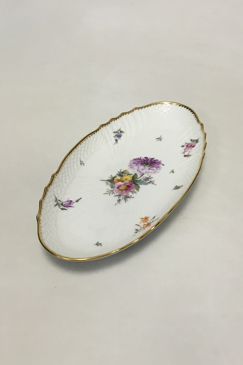 Danam Antik * Royal Copenhagen Fuld Saksisk Blomst aflangt Fad No 1689